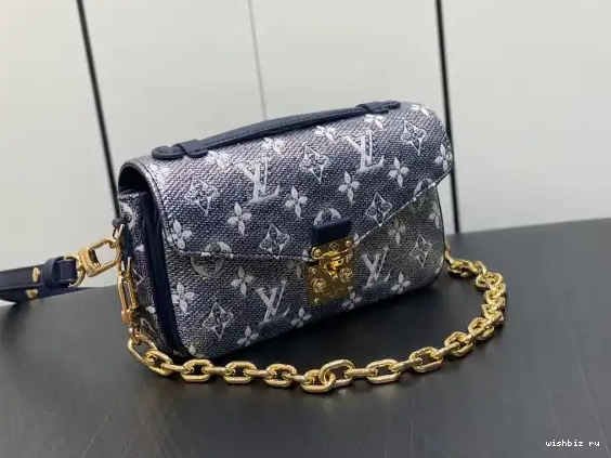 WIS WEST LOUIS POCHETTE EAST VUITTON METIS 0531